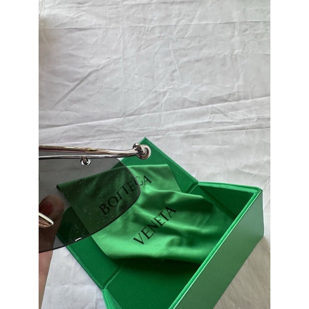 Bottega Veneta Knot Sunglasses Shiny Silver - Picture 8 of 11